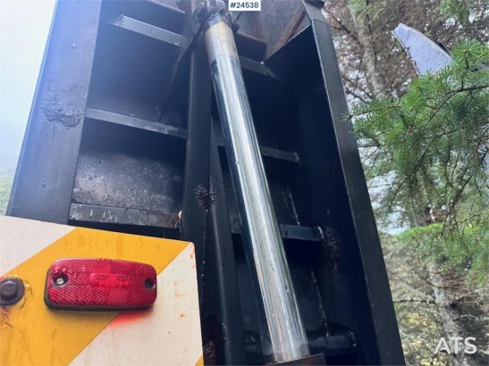 Vang Machine Semi-Trailer with Hydraulic Ramps and Exte VANG Machine Semi-Trailer with Hydraulic Ramps and Exte 1987 2 ima...