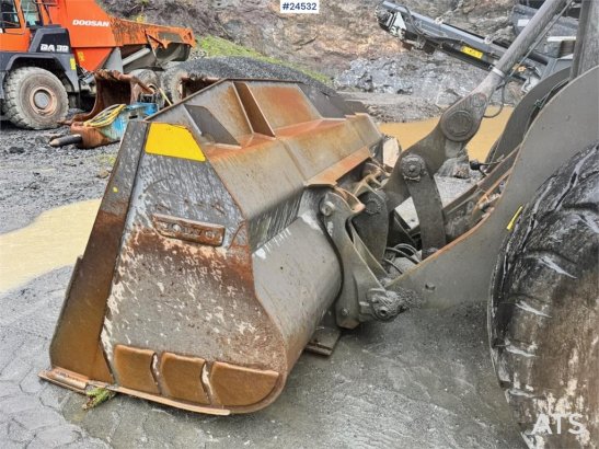Volvo L110H Wheel Loader with Bucket – 3,100 Hours WATCH 10286 2014 2 Wheel Loaders image 29