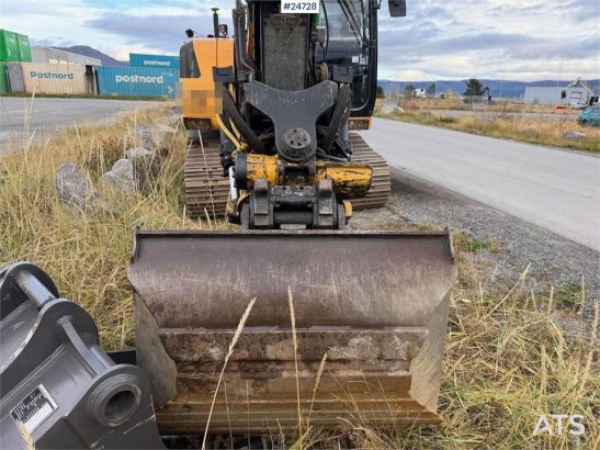 Liebherr R914 excavator with GPS, bucket, and tiltrotator. R914 excavator with GPS, bucket, and tiltrotator. 2019 2 Crawle...