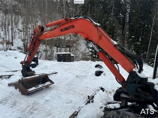 Kubota KX161-2 Tracked Excavator with Hydraulic Grading B KX161-2 Tracked Excavator with Hydraulic Grading B 2002 2 Crawle...