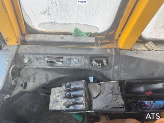 Volvo L90 Wheel Loader w/ Bucket L90 Wheel Loader w/ Bucket 1987 2 Wheel Loaders image 15