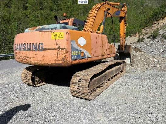 Samsung se210 LC3 Excavator w/ toothed bucket. WATCH THE V Samsung se210 LC3 Excavator w/ toothed bucket. WATCH THE V 1999...