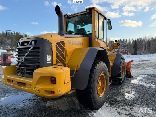 Volvo L90F wheel loader with a bucket 10140 2007 2 Wheel Loaders image 15