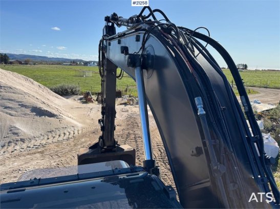 Hitachi ZX 190 LC-6 with Engcon rototilt og graveskuffe. ZX 190 LC-6 with Engcon rototilt og graveskuffe. 2018 2 Crawler E...