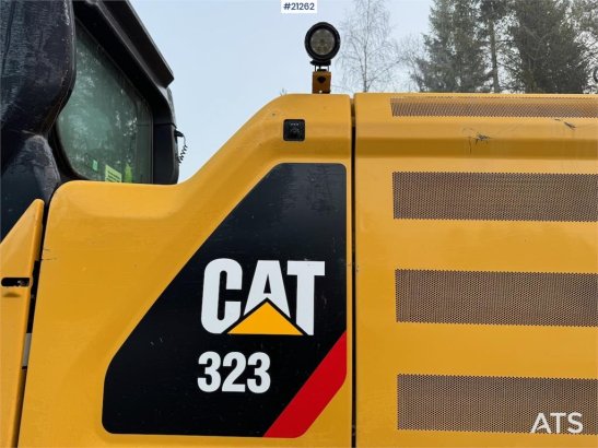 CAT 323-07 w/rotor tilt, cleaning drawer and tooth buc 36 2018 2 Crawler Excavators image 3