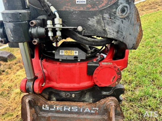 Kato HD823 Kato HD823 2019 2 Crawler Excavators image 15