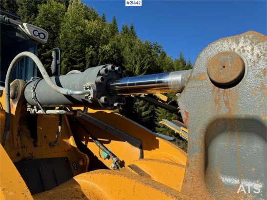 Liebherr L580 Wheel Loader w/ Bucket L580 Wheel Loader w/ Bucket 2021 2 Wheel Loaders image 45