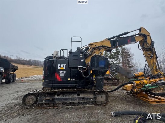 CAT 325FLCR 38 2017 2 Crawler Excavators image 15