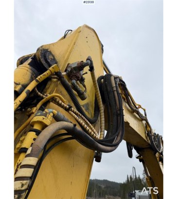 New Holland 235 Crawler Excavator w/ grading bucket 235 Crawler Excavator w/ grading bucket 2006 2 Crawler Excavators imag...