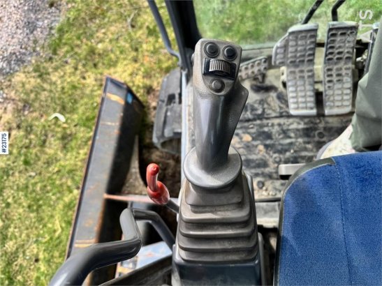 Hitachi ZX85US-3 Crawler Excavator with 3 buckets and grap ZX85US-3 Crawler Excavator with 3 buckets and grap 2012 2 Crawl...