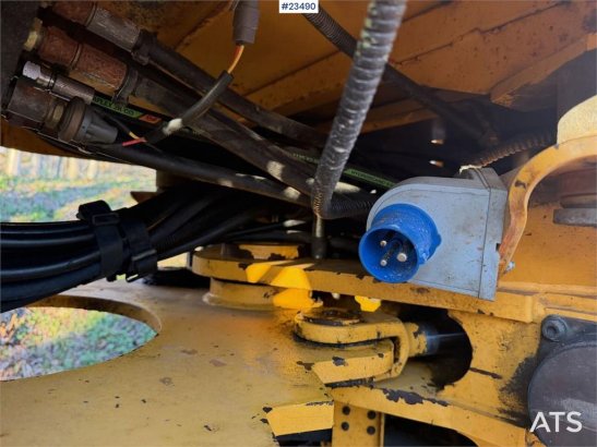Volvo L50C wheel loader w/ 3 buckets, pallet forks, plow L50C wheel loader w/ 3 buckets, pallet forks, plow 1996 2 Wheel L...