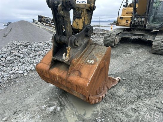 CAT 323FL with tilt and digging bucket 36 2018 2 image 15