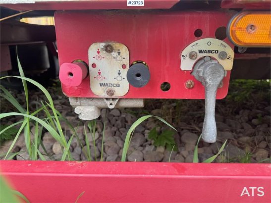 Maur Machine Trailer – Hydraulic Loading Ramps Maur Machine Trailer – Hydraulic Loading Ramps 2015 2 Lowloader trailers im...