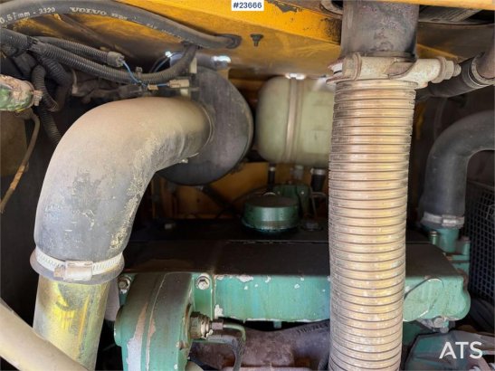 Volvo L50C wheel loader with bucket, good tires and over L50C wheel loader with bucket, good tires and over 1997 2 Wheel L...