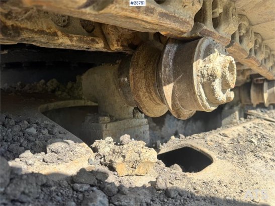 Daewoo S250LC-V Excavator with Digging Bucket WATCH VIDEO Daewoo S250LC-V Excavator with Digging Bucket WATCH VIDEO 2001 2...