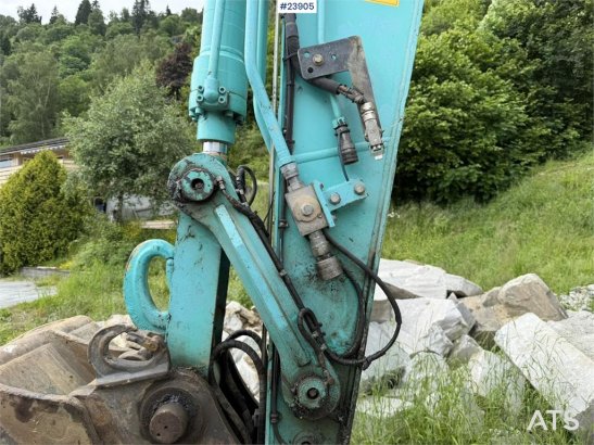 Kobelco Sk140SRLC-3 excavator equipped with a tooth bucket Sk140SRLC-3 excavator equipped with a tooth bucket 2015 2 Crawl...