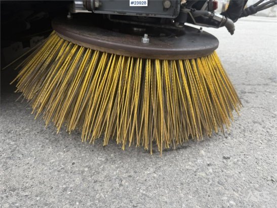 Boschung s3 street sweeper Boschung s3 street sweeper 2019 2 image 15