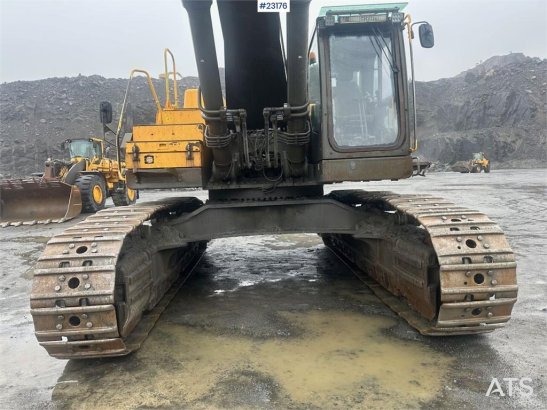 Volvo EC700CL crawler excavator w/ one bucket – Hydrauli EC700CL crawler excavator w/ one bucket – Hydrauli 2012 2 Crawler...