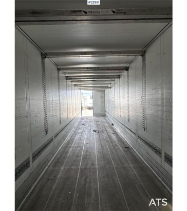 Schmitz Cargobull box semi-trailer with Carrier refrigeration unit. Schmitz Cargobull box semi-trailer with Carrier refrig...