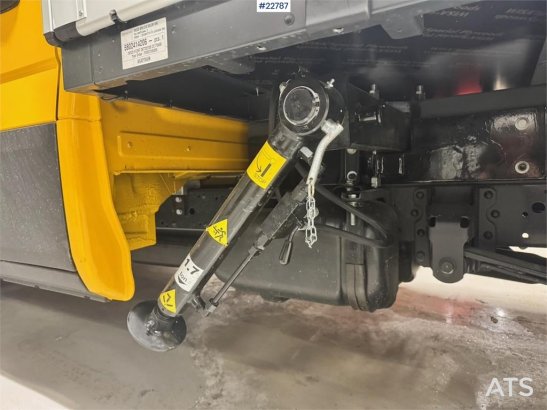 Iveco 35S18 flatbed truck with crane – 2 sets of tires – 35S18 flatbed truck with crane – 2 sets of tires – 2025 2 Small V...