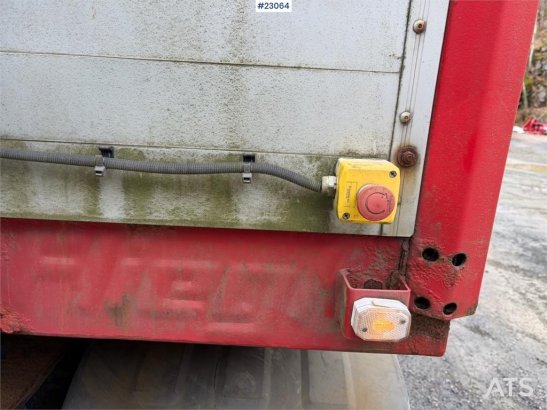 Volvo FH16 540 truck m/ 2006 Damm machine trailer 590 2008 2 Tractor Units image 15