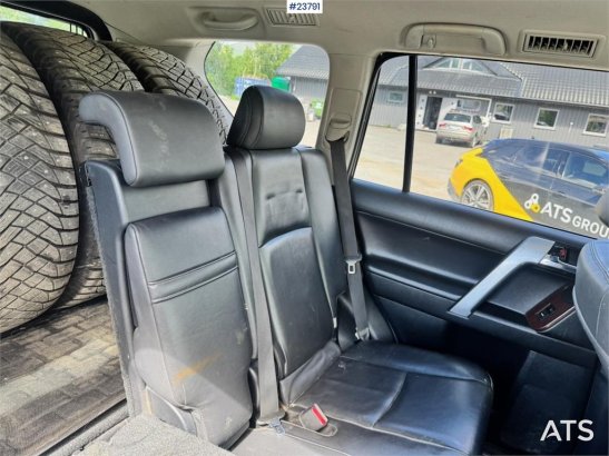 Toyota Land Cruiser – 190 HP – 2 Sets of Tires Land Cruiser – 190 HP – 2 Sets of Tires 2014 2 Small Vans image 15