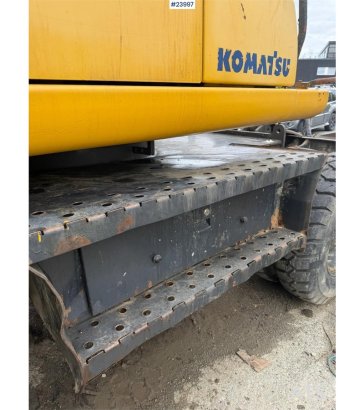 Komatsu PW130 Wheeled Excavator with Engcon Tiltrotator an 915 2006 2 Wheeled Excavators image 15