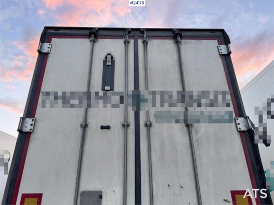 Schmitz Cargobull Box Semi-Trailer with Refrigeration/Freezer Unit a Schmitz Cargobull Box Semi-Trailer with Refrigeration...