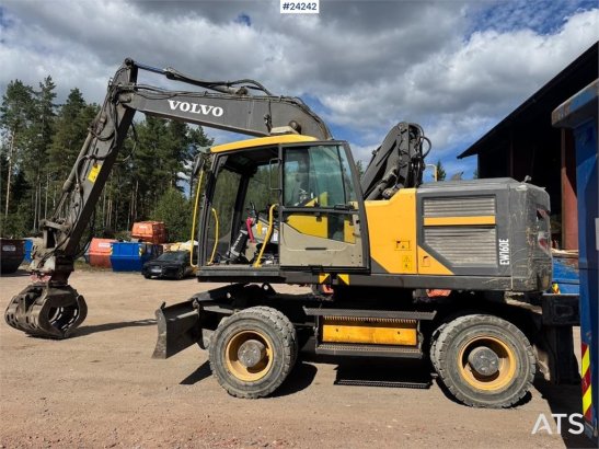 Volvo EW160E Wheeled Excavator w/ Elevating Cab and Grap EW160E Wheeled Excavator w/ Elevating Cab and Grap 2015 2 Wheeled...