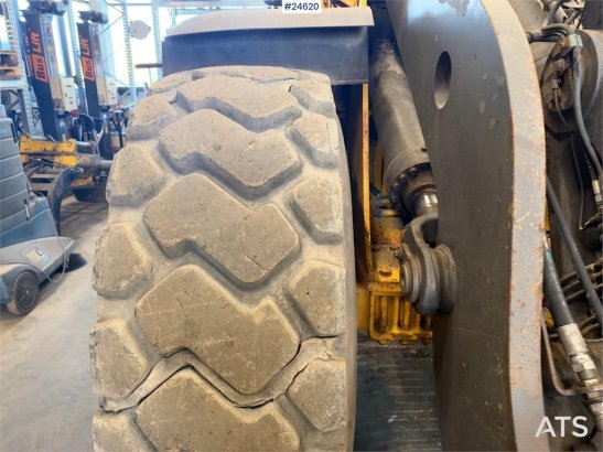 Volvo L110E Wheel Loader WATCH VIDEO L110E Wheel Loader WATCH VIDEO 2003 2 Wheel Loaders image 30