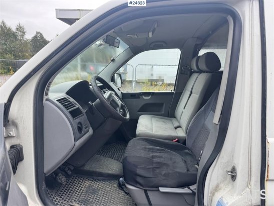 Volkswagen Transporter TDI 4x2 Panel Van Volkswagen Transporter TDI 4x2 Panel Van 2006 2 Small Vans image 60