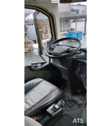 Volvo FH540 8x4 Tridem truck with 35 tm Hiab crane and 2 590 2022 2 Crane trucks image 15