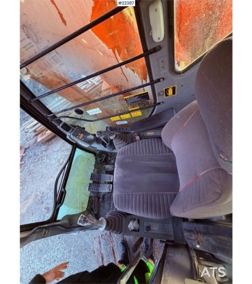 Hitachi ZX225USR – 2004-modell – Rototilt – 4 skuffer – I ZX225USR – 2004-modell – Rototilt – 4 skuffer – I 2004 2 Crawler...