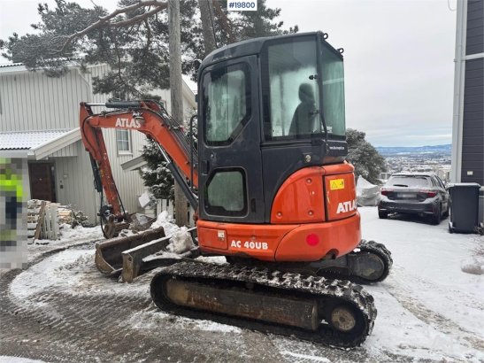 Atlas AC40U Mini Excavator w/ 2 buckets and Spike Hammer AC40U Mini Excavator w/ 2 buckets and Spike Hammer 2019 2 Crawler...