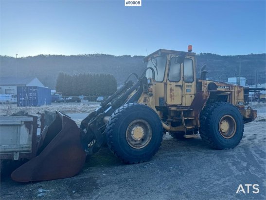 Volvo L90 Wheel Loader w/ Bucket L90 Wheel Loader w/ Bucket 1987 2 Wheel Loaders image 2