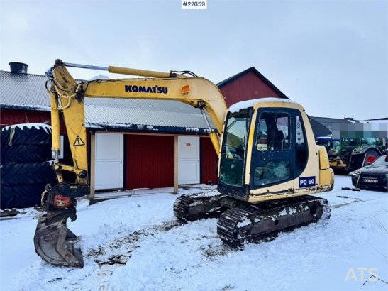 Komatsu PC60-7 crawler excavator with powertilt and 3 buck PC60-7 crawler excavator with powertilt and 3 buck 1994 2 Crawl...