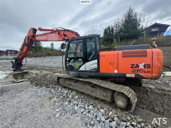 Hitachi ZX210LC-5B Tracked excavator w/ tilt, bucket and G ZX210LC-5B Tracked excavator w/ tilt, bucket and G 2013 2 Crawl...