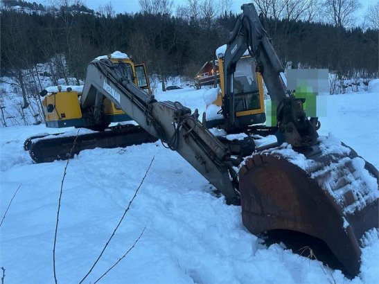 Åkerman EC200 excavator with 2 buckets. SEE VIDEO. EC200 excavator with 2 buckets. SEE VIDEO. 1996 2 Crawler Excavators im...