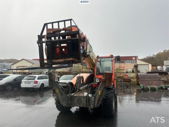 JLG 4017 telehandler w/ two pallet forks and bucket. C 4017 telehandler w/ two pallet forks and bucket. C 2007 2 Wheel Loa...