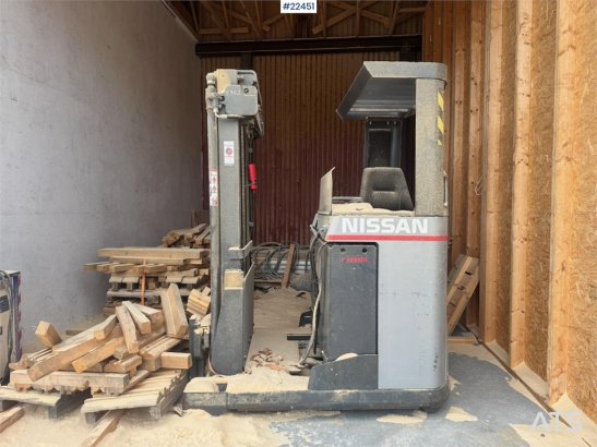Nissan UNS 140 Reach Truck UNS 140 Reach Truck 2009 2 Forklift image 17