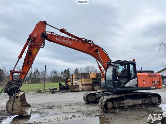 Hitachi ZX210LC-5B crawler excavator w/ tilt bucket – new ZX210LC-5B crawler excavator w/ tilt bucket – new 2013 2 Crawler...