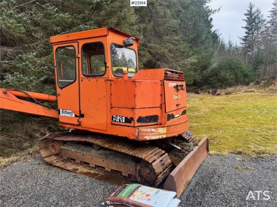 Schaeff HR26 crawler excavator with 2 buckets. Schaeff HR26 crawler excavator with 2 buckets. 1985 2 Crawler Excavators im...