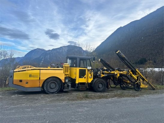 Atlas Copco Boomer MC2 tunnel drilling rig. Boomer MC2 tunnel drilling rig. 2015 2 image 32