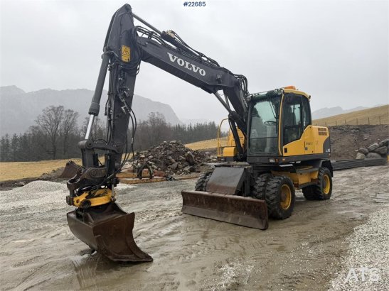 Volvo EW140C wheeled machine w/rototilt, sanding bucket EW140C wheeled machine w/rototilt, sanding bucket 2007 2 Wheeled E...