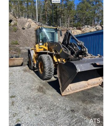 Volvo L90F wheel loader with a bucket 10140 2007 2 Wheel Loaders image 17