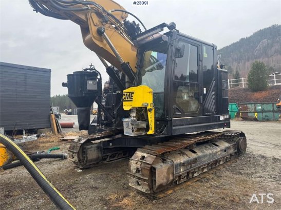 CAT 325FLCR 38 2017 2 Crawler Excavators image 2
