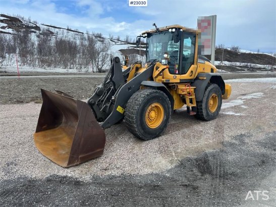 Volvo L90H wheel loader with joystick control and a buck L90H wheel loader with joystick control and a buck 2018 2 Wheel L...