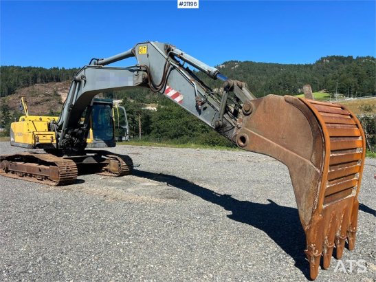 Volvo EC240 nlc Excavator w/ bucket WATCH VIDEO EC240 nlc Excavator w/ bucket WATCH VIDEO 2005 2 Crawler Excavators image 8