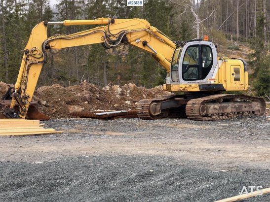 New Holland 235 Crawler Excavator w/ grading bucket 235 Crawler Excavator w/ grading bucket 2006 2 Crawler Excavators imag...
