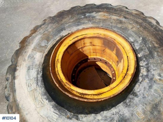 Tires and rims for Volvo A40 Tires and rims for Volvo A40 2 image 2